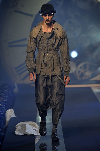 John Galliano / - 2011